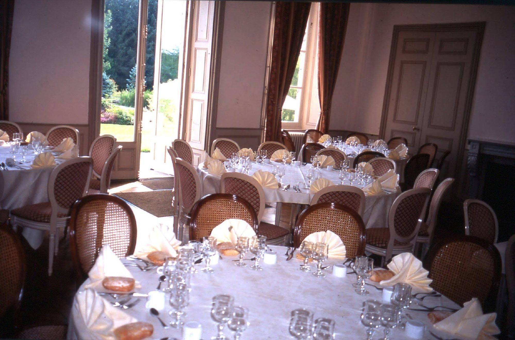 Chateau De La Foltiere Saint-Germain-en-Coglès Restaurant photo